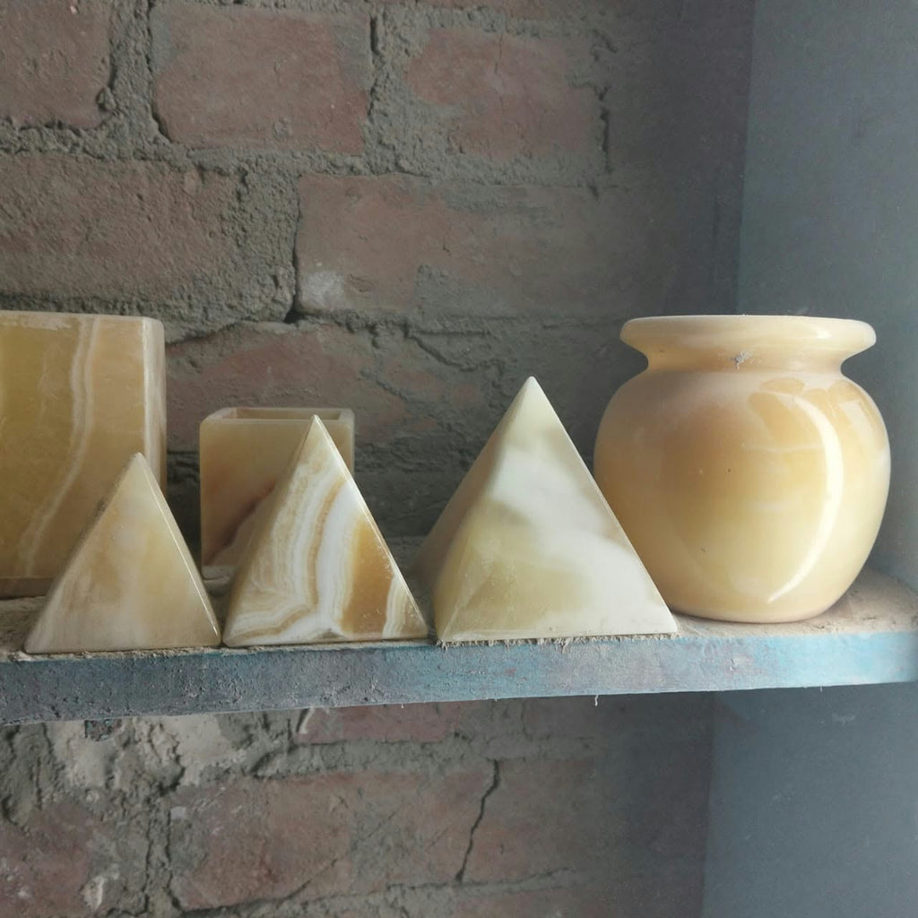 Handcrafted Onyx Mini Vase - Natural Stone Decorative Pot