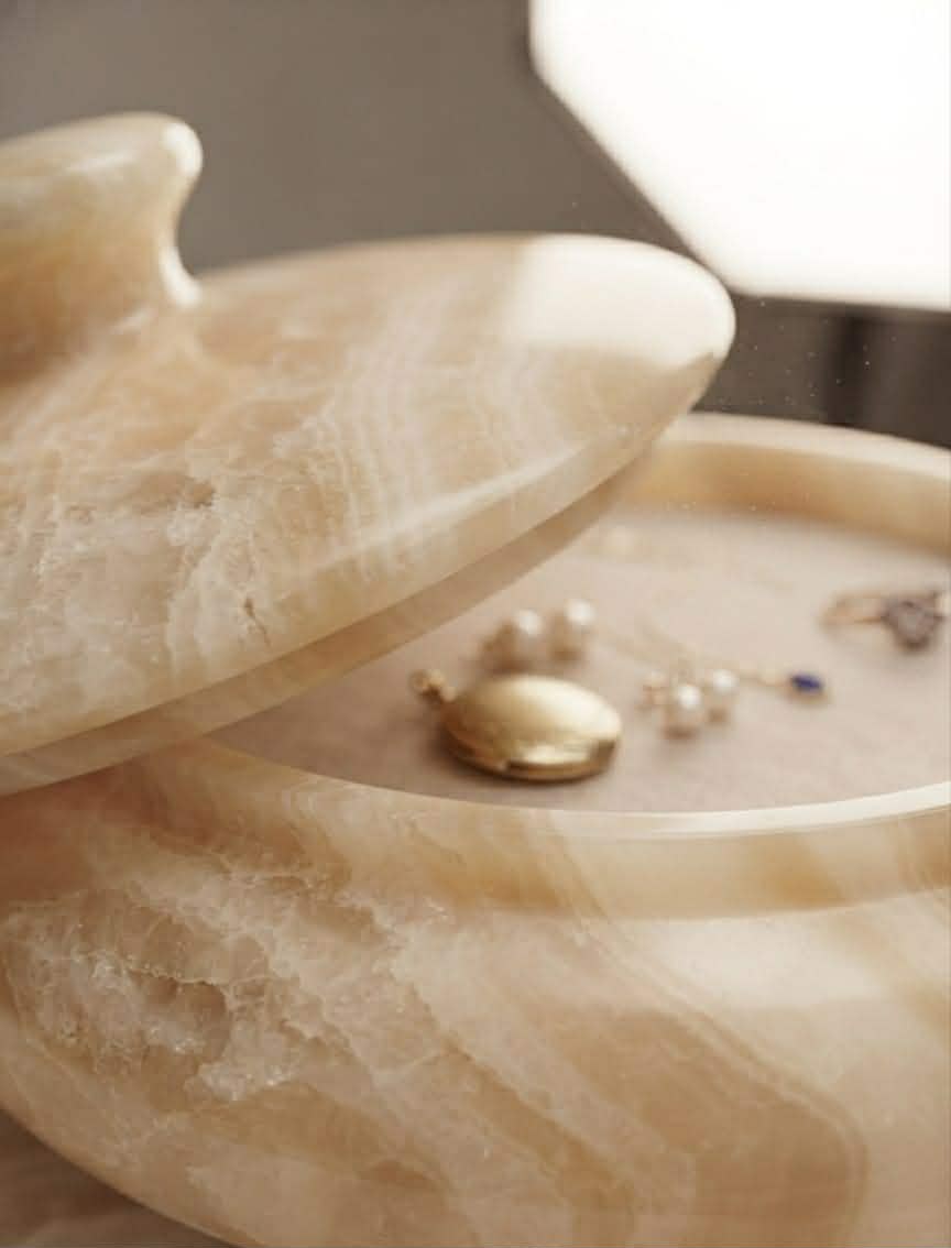 Hand-Carved Egyptian Onyx Jewelry Box — Luxury Natural Stone Keepsake Box