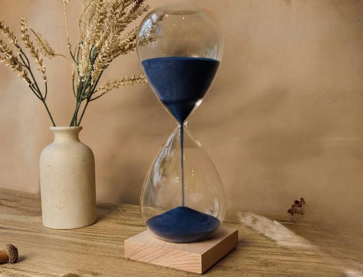 Luxury Black Sand Hourglass | 30-Minute Focus Timer | Wood Base