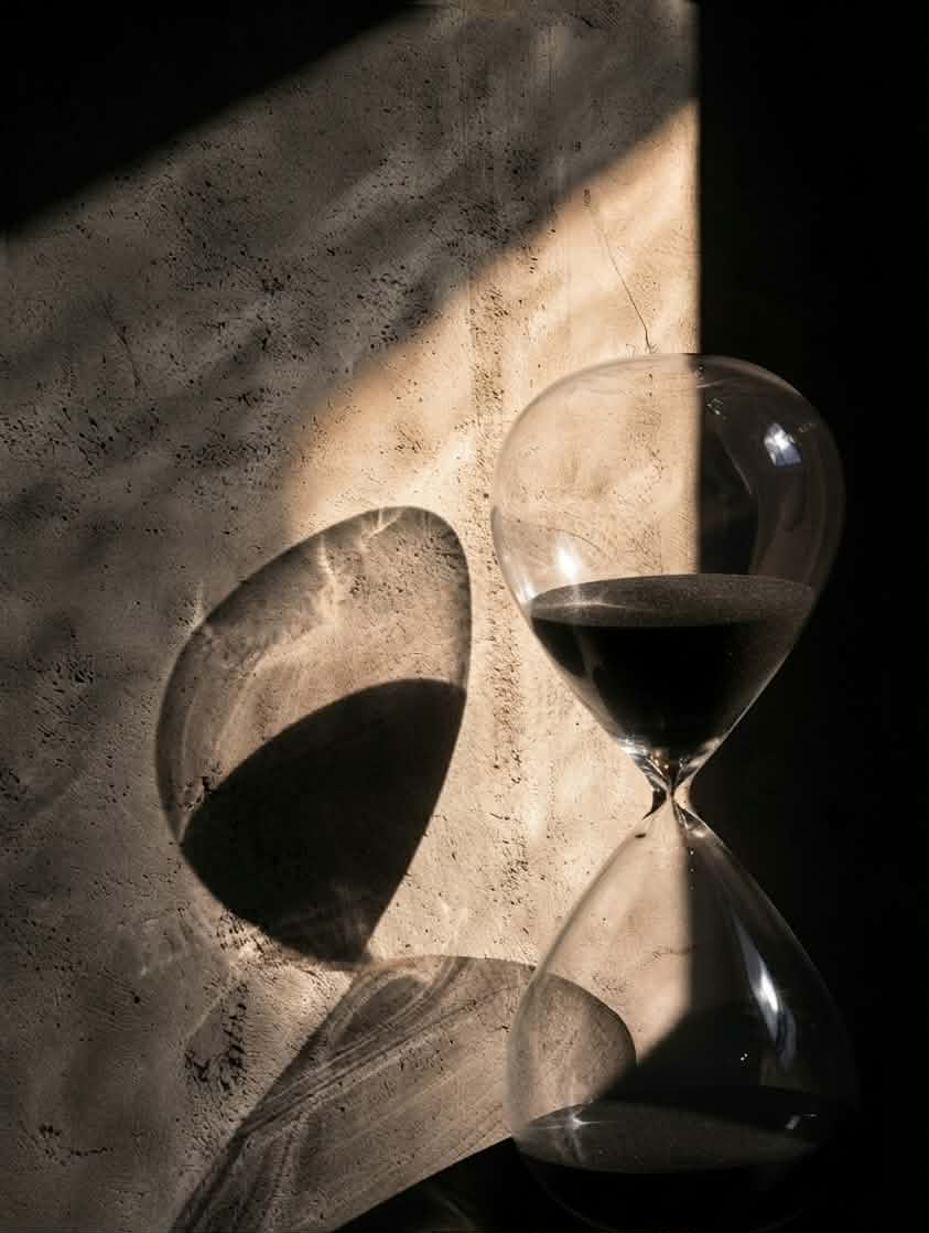Luxury Black Sand Hourglass - 15 Minute Executive Sand Timer, Elegant Glass Desk Decor for Office, Modern Minimalist Time Management & Productivity Tool, Unique Gift for Professionals